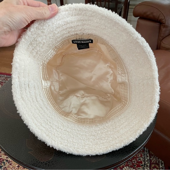 Steve Madden Sherpa Bucket Hat Satin Lined NWT - Picture 5 of 10